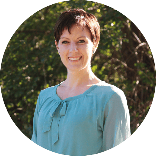 Angela of Seasonal Simple Life