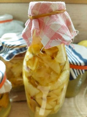 Apple vinegar
